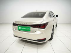 Lexus ES 200 Premium Edition - ფოტო 6