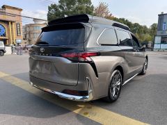 Toyota Sienna Dual-Engine 2.5L 4WD Prestige Edition - фото 12