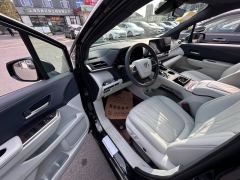 Toyota Sienna Dual-Engine 2.5L 4WD Prestige Edition - фото 4