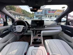 Toyota Sienna Dual-Engine 2.5L 4WD Prestige Edition - фото 6