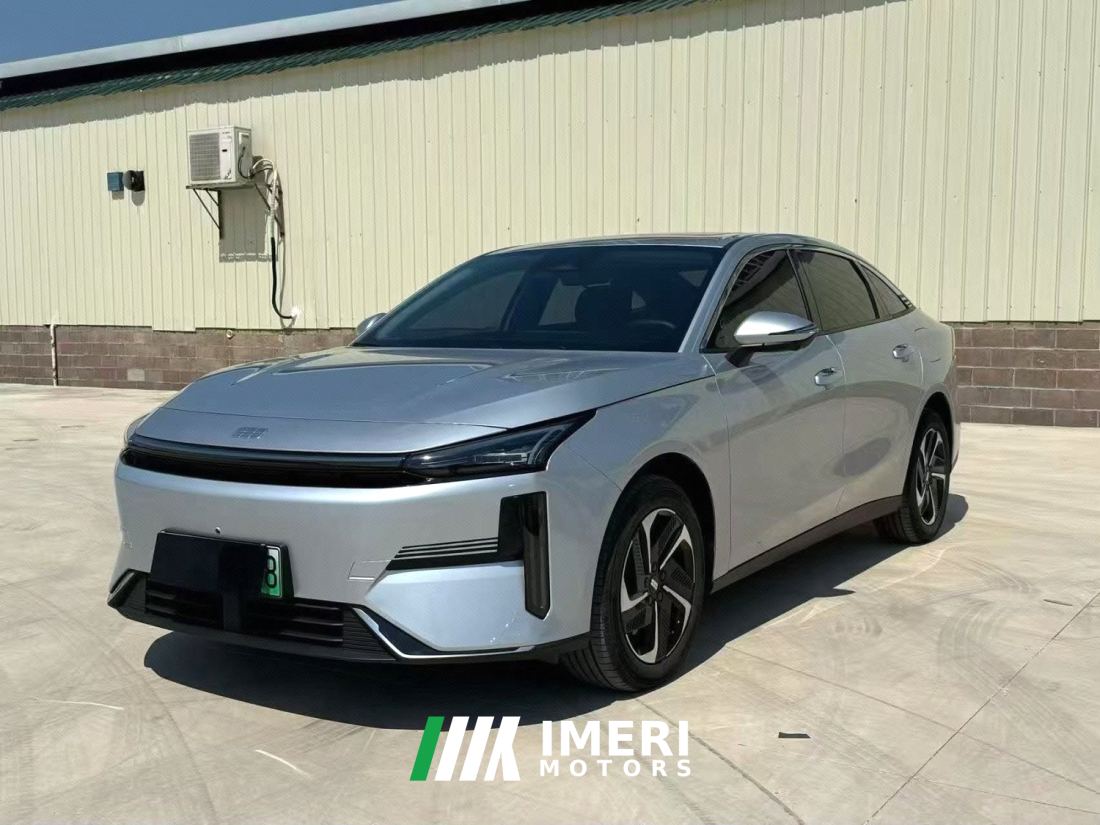 Geely Galaxy L6 EM-i 1.5L 140km Explorer Edition - автомобиль из Китая