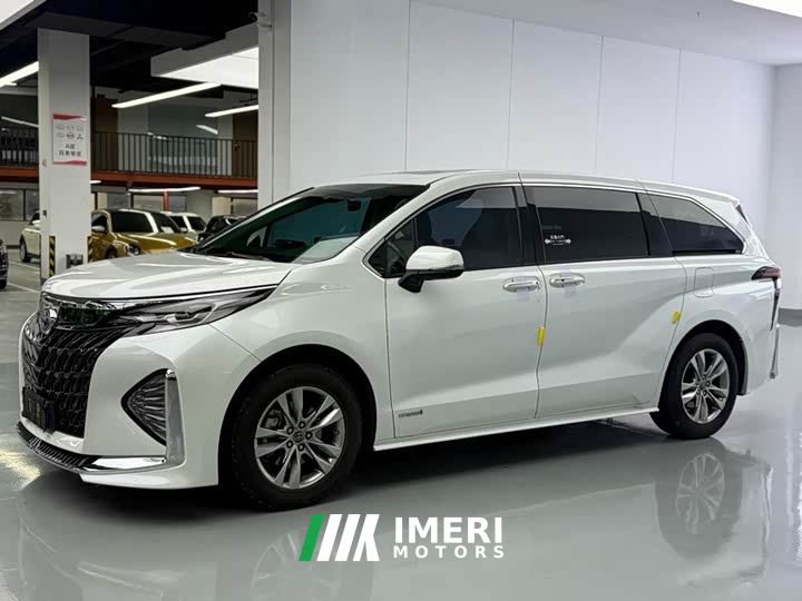 Toyota Sienna 2.5L Hybrid Comfort Edition - car from China