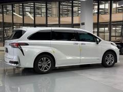 Toyota Sienna 2.5L Hybrid Comfort Edition - photo 13