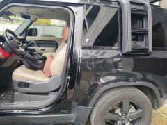 Land Rover Defender 90 2.0T P300 Tiger Ambition Edition - photo 18