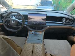 Denza D9 DM-i 1.5T 180km 4WD Flagship Edition 7-seater - фото 10