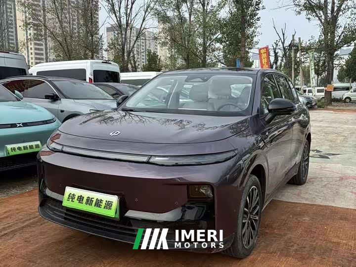 Leapmotor B10 510 Pleasure Edition - автомобиль из Китая