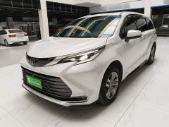 Toyota Sienna 2.5L Hybrid AWD Premium - photo 1