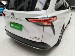 Toyota Sienna 2.5L Hybrid AWD Premium - photo 7