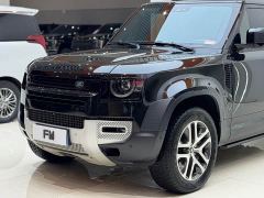 Land Rover Defender 110 3.0T P400 Dark Edition - ფოტო 4