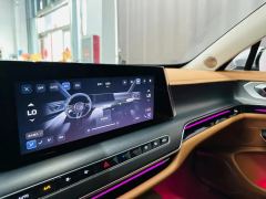 FAW Hongqi H9 2.0T Smart Flagship Edition 5-seater - фото 18
