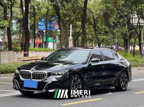 2025 BMW 5 Series 525Li Luxury Package - автомобиль из Китая
