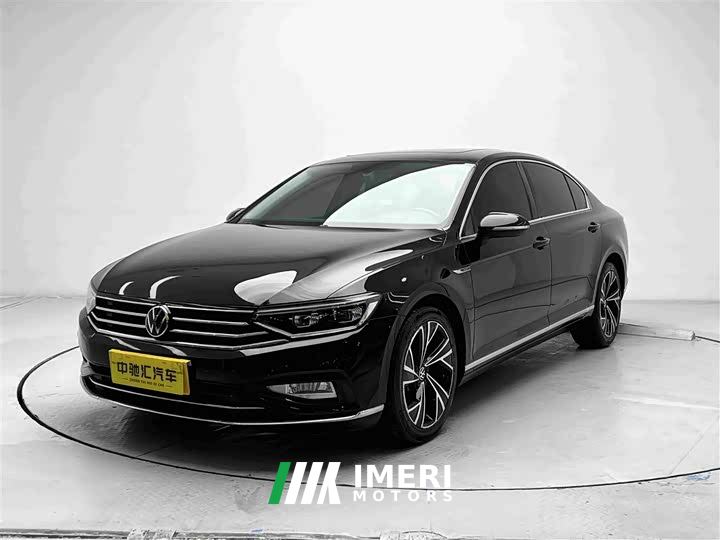 Volkswagen Magotan 330TSI DSG Luxury - car from China