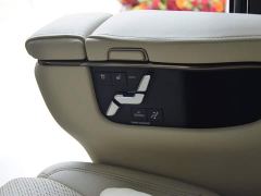 Toyota Vellfire Crown Hybrid 2.5L Ink Gold Executive Edition - photo 12
