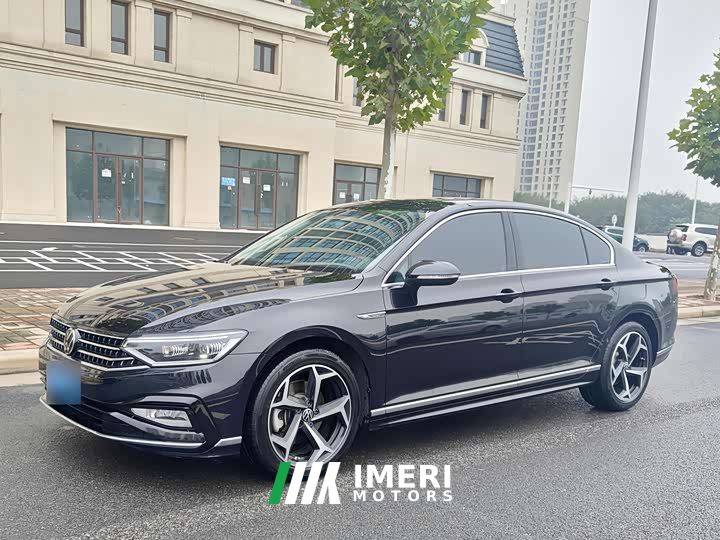 Volkswagen Magotan Zhongxiang 330TSI DSG Luxury - car from China