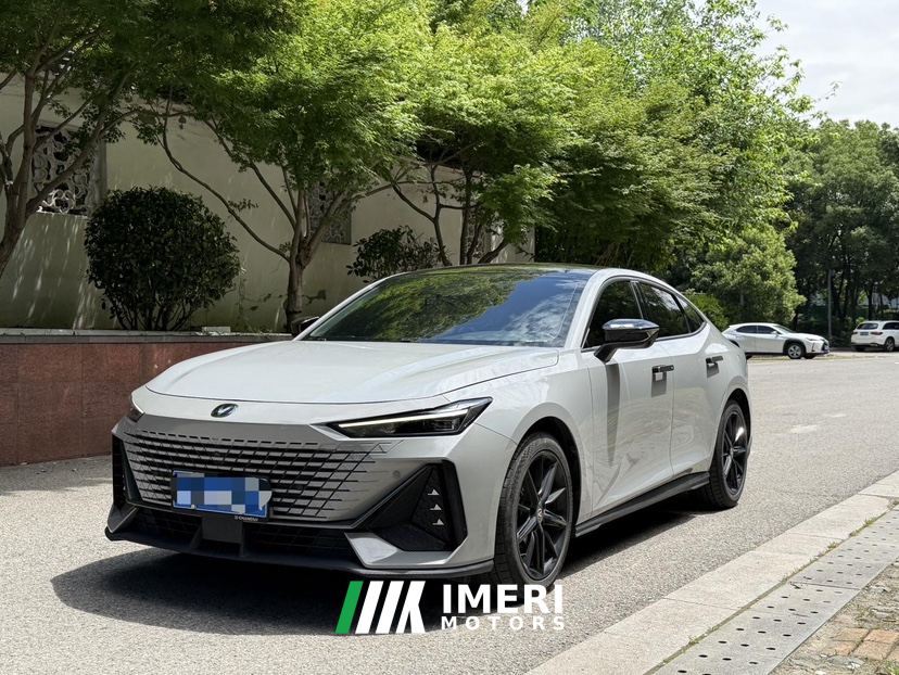 Changan UNI-V 1.5T Premium - ავტომობილი ჩინეთიდან