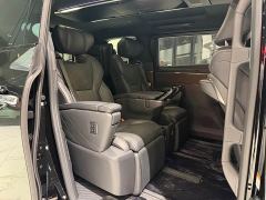 Toyota Vellfire Crown Hybrid 2.5L Executive Premier Edition - photo 8