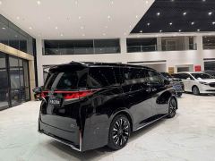 Toyota Vellfire Crown Hybrid 2.5L Executive Premier Edition - photo 11