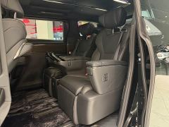 Toyota Vellfire Crown Hybrid 2.5L Executive Premier Edition - photo 5