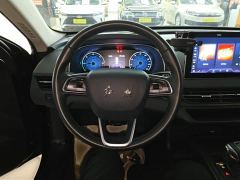 FAW Red Flag E-QM5 Facelift Base Mobility Edition - ფოტო 10