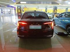 FAW Red Flag E-QM5 Facelift Base Mobility Edition - ფოტო 5