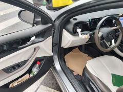 BYD Qin PLUS Glory Edition DM-i 55KM Leading - фото 17