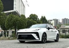 Lynk & Co 03 1.5T 2WDPro 5 - photo 1