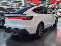 Tesla Model Y L Long Range All-Wheel Drive - ფოტო 4