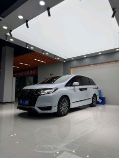Honda Elysion e:HEV 2.0L Luxury Edition - photo 1