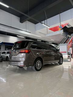 Buick GL8 Land Business Class 652T Luxury Welfare Edition 7-seater - фото 9