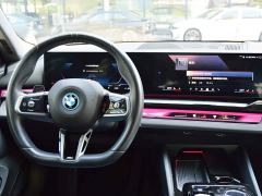 BMW i5 eDrive 35L Premium M Sport Package - фото 10