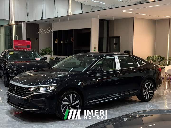Volkswagen Passat Outstanding Edition 380TSI Dragon Ascendant Version