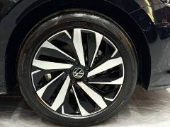 Volkswagen Passat Outstanding Edition 380TSI Dragon Ascendant Version - photo 6