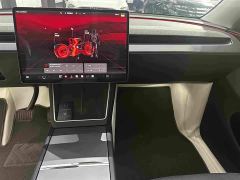 Tesla Model Y Rear-Wheel Drive - ფოტო 8