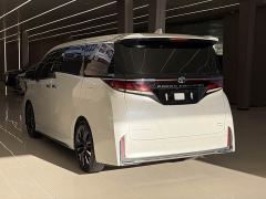 Toyota Vellfire Crown Hybrid 2.5L Executive Premier Edition - фото 20