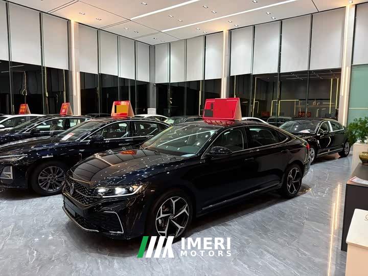Volkswagen Passat Outstanding Edition 380TSI Starry Sky Dragon Ascendant Version
