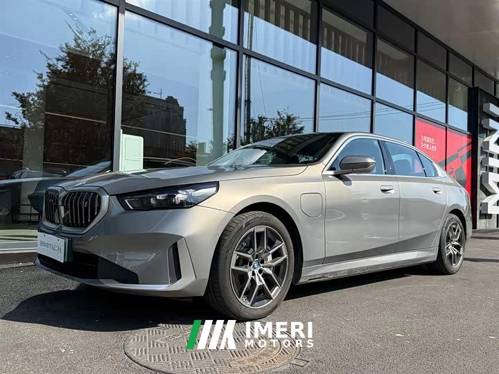 BMW i5 eDrive 35L Luxury Package - ავტომობილი ჩინეთიდან