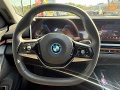 BMW i5 eDrive 35L Luxury Package - ფოტო 13