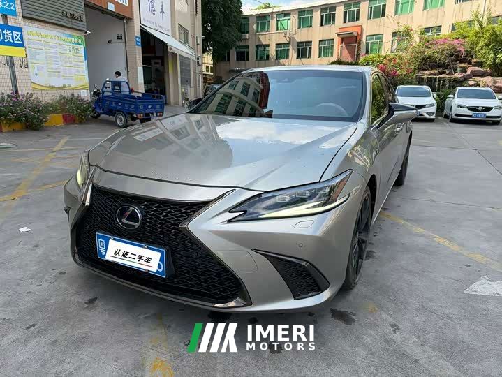 Lexus ES 300h F SPORT - ავტომობილი ჩინეთიდან