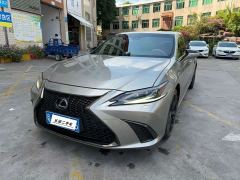 Lexus ES 300h F SPORT - ფოტო 1