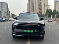 IM Motors Zhiji LS8 52 Max Luxury Six-Seater - фото 2