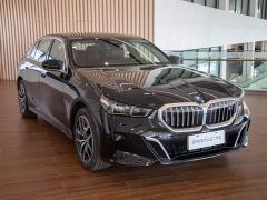 BMW i5 eDrive 35L M Sport Package - ფოტო 4