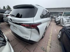 Toyota Sienna Dual-Engine 2.5L 4WD Prestige Edition - photo 9
