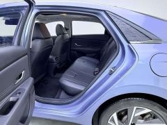 Hyundai Elantra 1.5L CVT Luxury - ფოტო 6