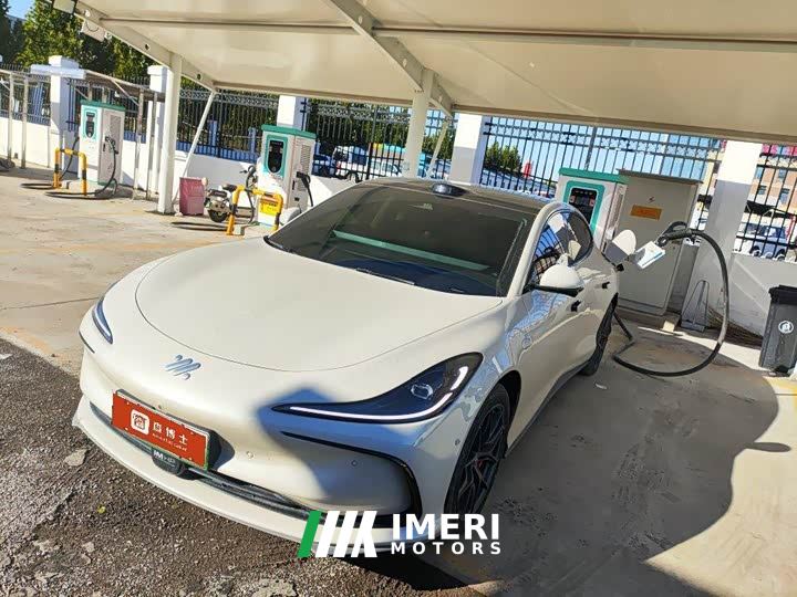 IM Motors Zhiji L6 Max Ultra Performance Edition - автомобиль из Китая