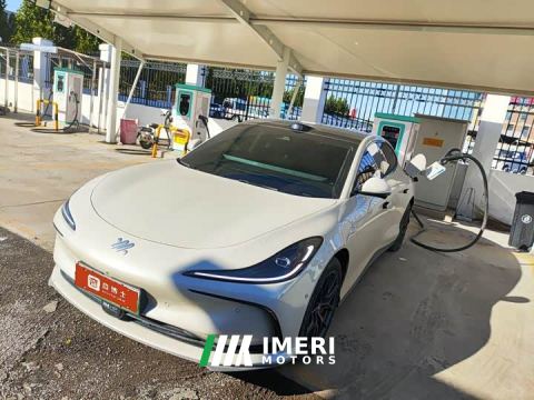 2024 IM Motors Zhiji L6 Max Ultra Performance Edition - car from China