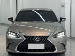 Lexus ES 300h Premium Edition - фото 2