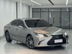 Lexus ES 300h Premium Edition - фото 3