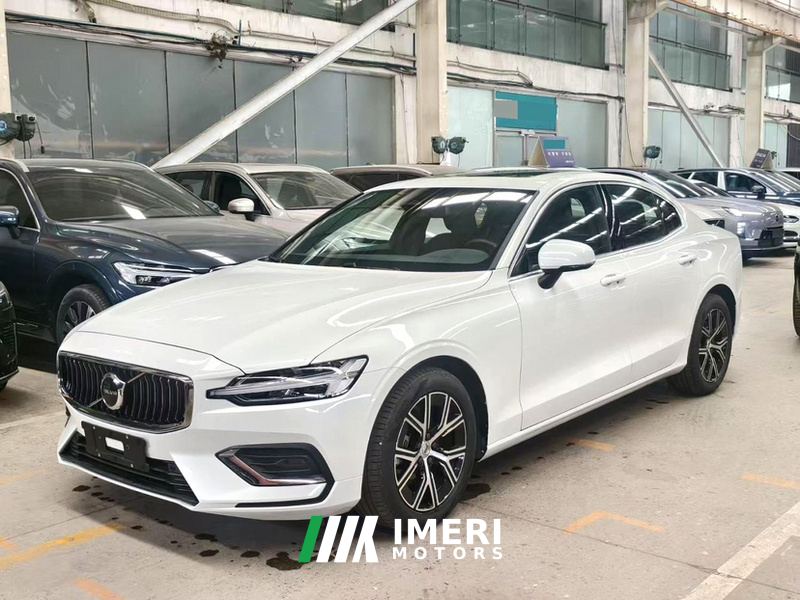 Volvo S60 B4 Smart Luxury Edition