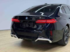 BMW 5 Series 525Li Luxury Package - ფოტო 11