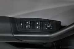 Volkswagen T-Roc C01 525 Comfort Edition - ფოტო 12